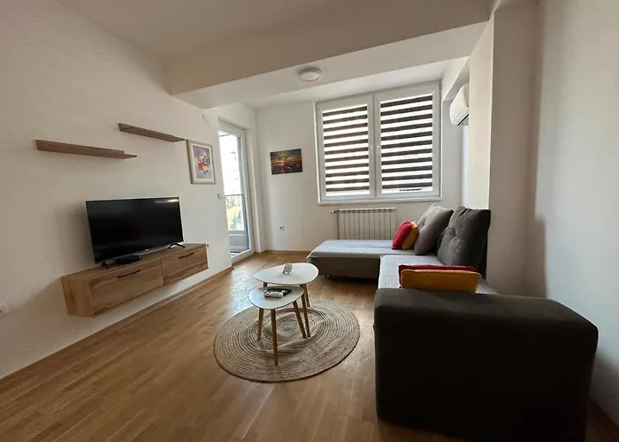 Golden Lux Apartments